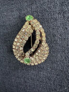 Vintage Gold-Tone Teardrop Crystal Brooch with Green Accent